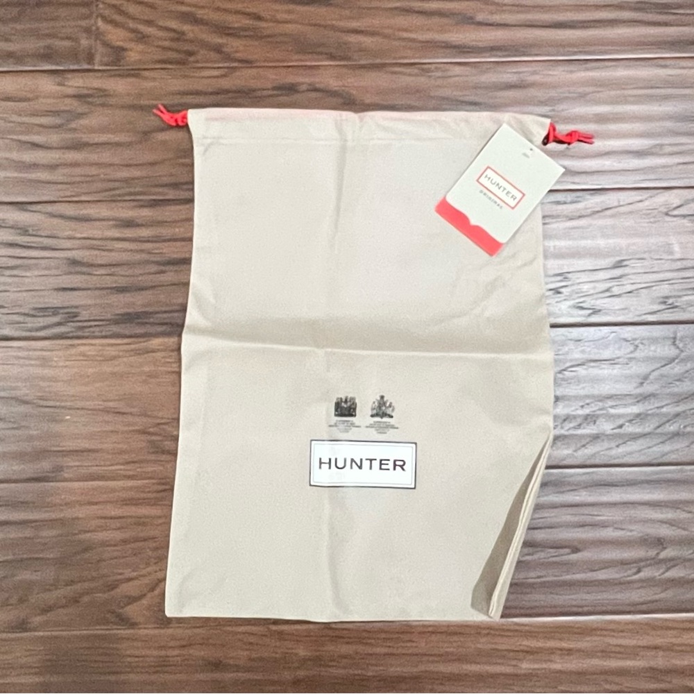 HUNTER DUST BAG FOR ORIGINAL HUNTER WOMEN’S BEACH SANDALS.